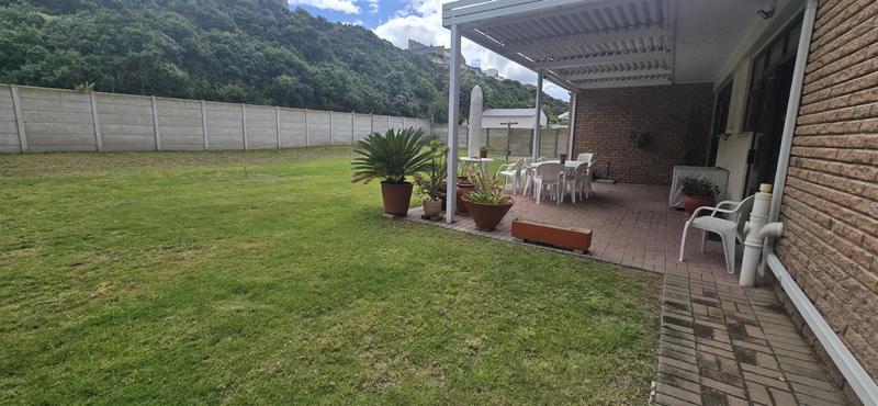 4 Bedroom Property for Sale in Outeniqua Strand Western Cape